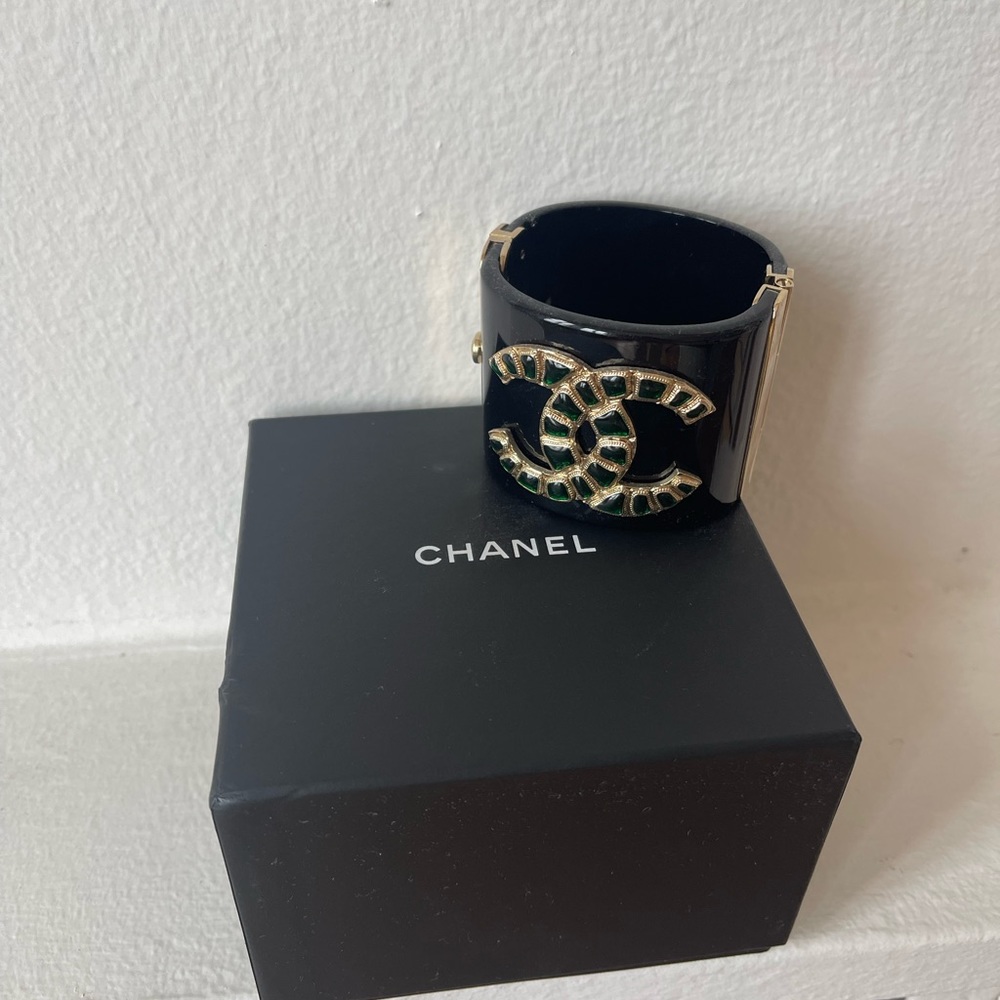 Chanel cuff - Picture 8 of 8